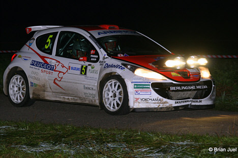 Karl-Aage Jensen og Freddy Pedersen indtager fortsat førstepladsen i kampen om Danmarksmesterskabet i rally.